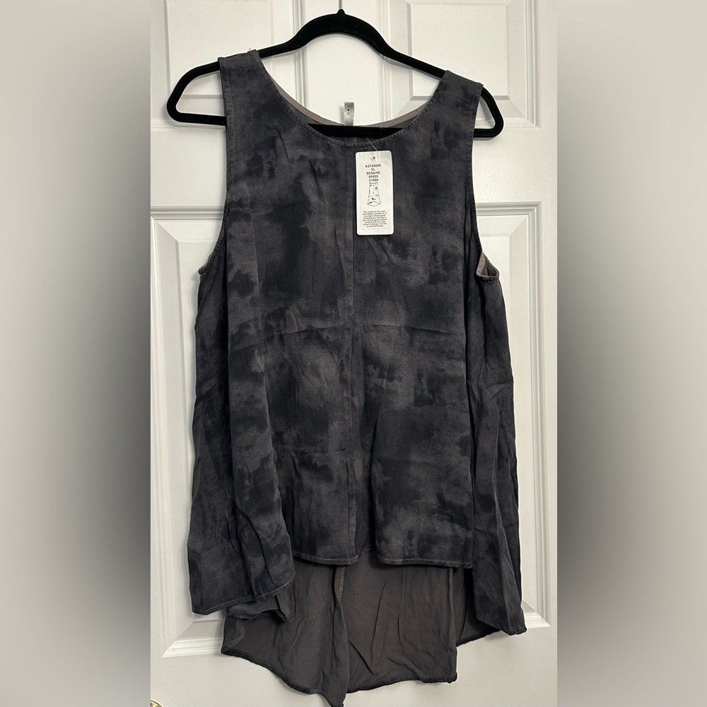 Black and Gray Sleeveless Top